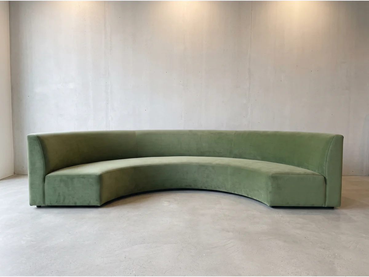 Sillón Semicircular a Medida en vista frontal, fabricado en Rosario