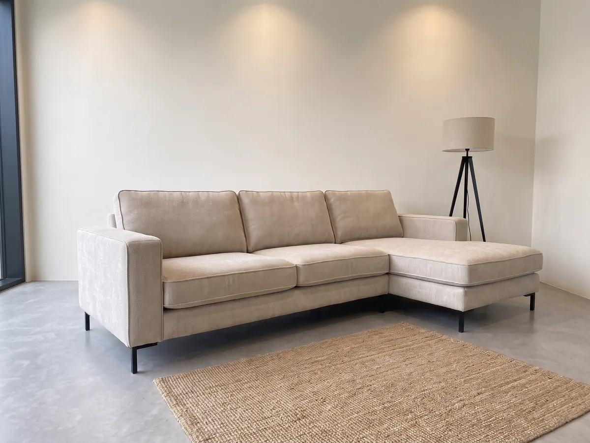 Esquinero con Chaise Arroyito en el showroom de Sillones en Rosario